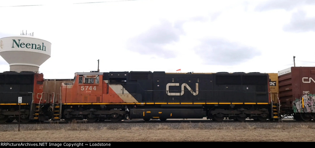 CN 5744
